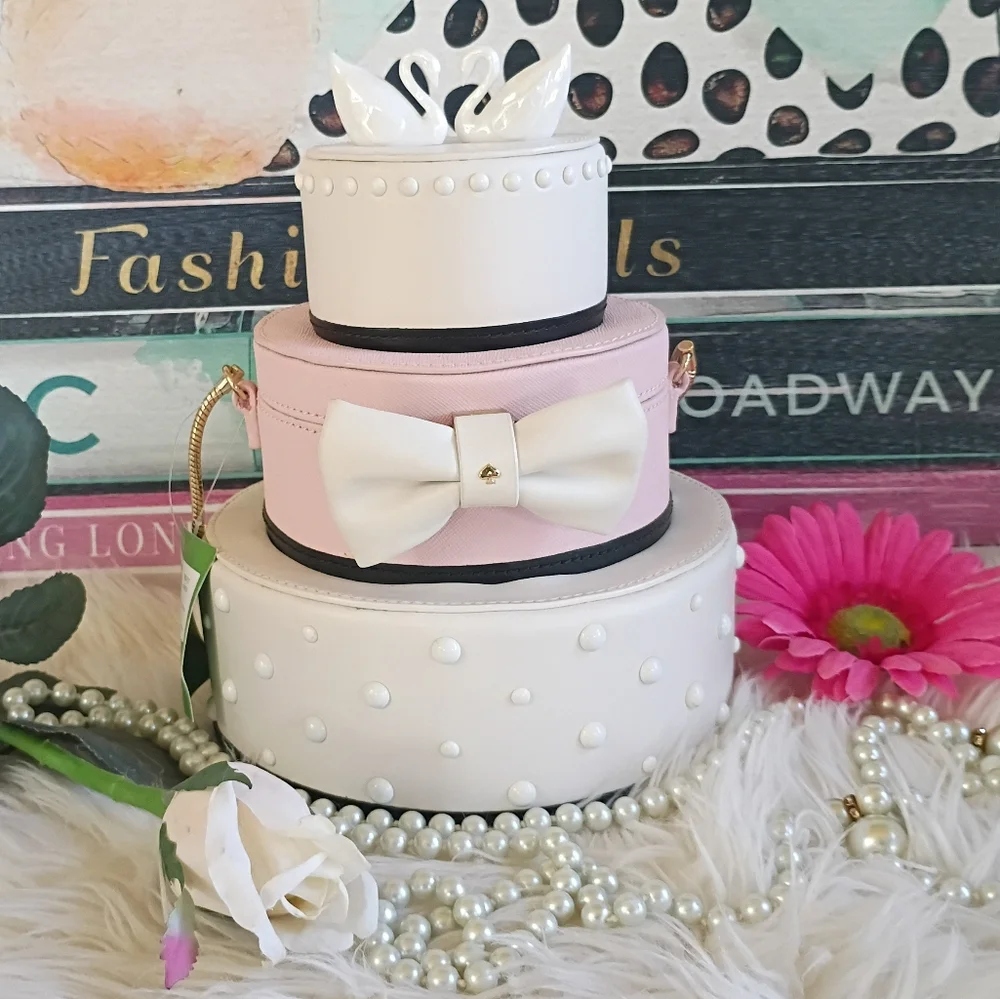 NEW Rare Kate Spade Wedding Belles Swan Pink White 3D Tiered Bridal Cake Clutch - Picture 1 of 16